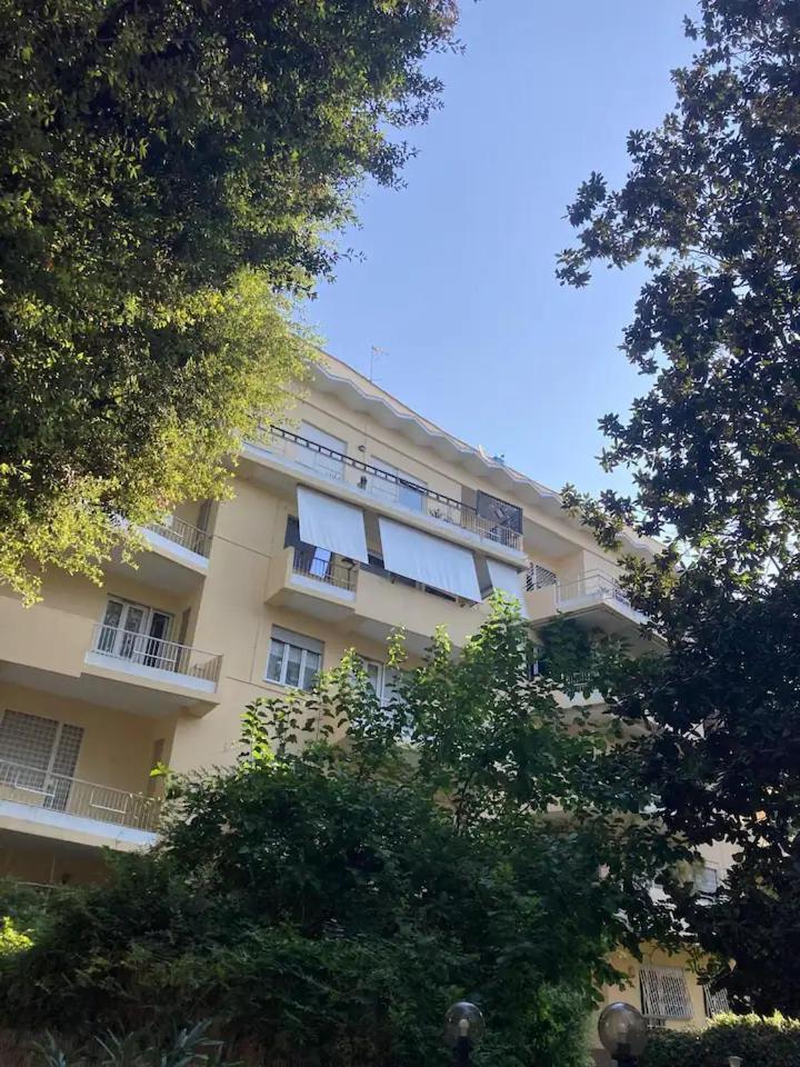 Apartment Eur Luxury Nest